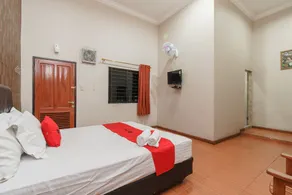 RedDoorz at Sedayu 2 Near Danau Toba Parapat - Chambre