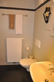 MOTEL ARBOTEL 24h self check-in - Baño