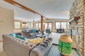 Cheboygan Getaway w/ Fire Pit & Lake Access! - Interiör