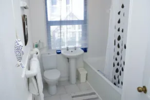 Harbour View Guest House - Bathroom