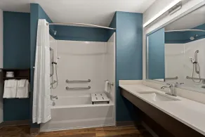 WoodSpring Suites Tolleson - Phoenix West - Bathroom