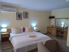 Hotel Marjorie 'Y' - Room
