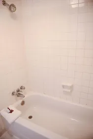 Relax Inn - Bathroom