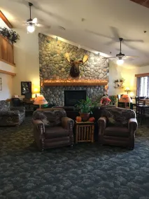 Moose Lake Lodge & Suites - Lobby