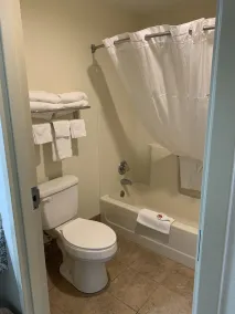 Baymont by Wyndham Cave City - Salle de bain