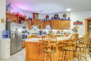 5 Mi to the Marketplace: Roomy Bakersfield Retreat - Innvendig