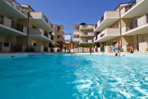 Green Bay Village - Pool