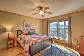 Family Blue Ridge Gem w/ Hot Tub! 1/2 Mi to River - Interiör