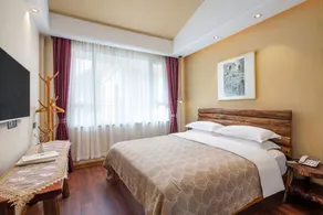 Guilin Village Creek Inn & Free pick up service over three nights - Rom