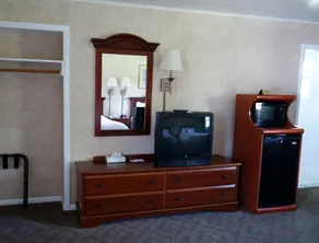 Monument Mountain Motel - Chambre