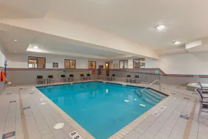 Best Western Plus Burlington Inn & Suites - Piscine