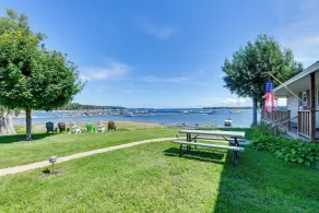 Fire Pit & Views! Lake Champlain Shoreline Stay - Innvendig