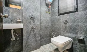 Itsy Hotels Kings Inn Vashi - Bathroom