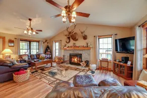 Cadiz Vacation Home w/ Deck: Walk to Lake Barkley - Interior