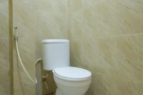 RedDoorz near Terminal A Adisucipto Airport - Bathroom