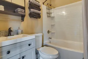 Peaceful Waterfront Studio 16 Mi to Greenville! - Salle de bain