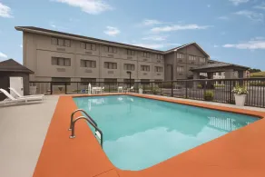 Country Inn & Suites by Radisson, Abingdon, VA - Piscine