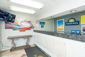 Days Inn & Suites by Wyndham Dayton North - Reception