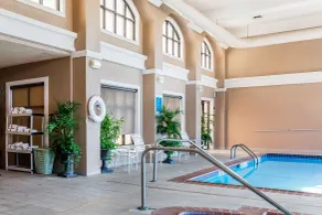 Comfort Inn & Suites Airport-American Way - Piscina