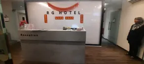 Super OYO 90724 Rg Hotel - Recepción