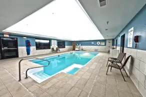 Holiday Inn Express Hotel & Suites Goshen by IHG - Piscine