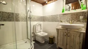 1922 Hotel - Bathroom