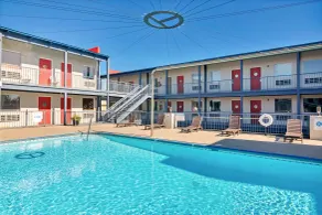 Sea And Breeze Hotel And Condo - Piscine