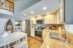 Hike, Fish & Unwind: Cocolalla Lake Home w/ Dock! - Interiør