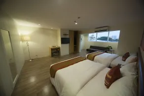 NS Royal Hotel - Zimmer