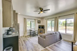Preston Summer Getaway: Sugar Creek Apartment - Interiør
