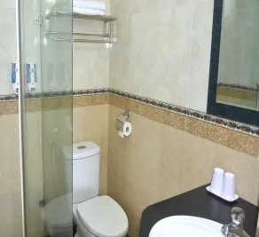Thanh Hang Hotel near Emerald My Dinh - Casa de banho