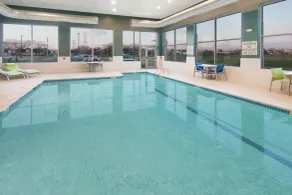 Holiday Inn Express and Suites Detroit/Sterling Heights by IHG - Pool