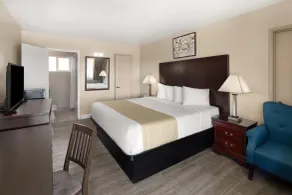 Travelodge by Wyndham Everett City Center - Rum