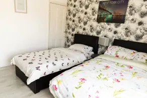2 Bedroom Cossy Detached Property - Zimmer