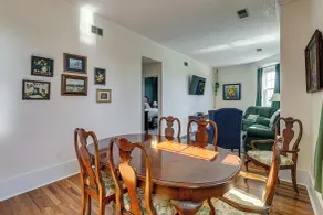 Charming Historic Retreat in Walkable Chapman - Interiör