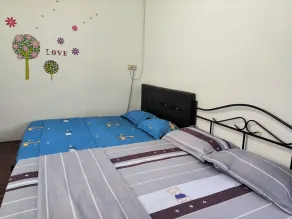 H Homestay Sibu - 1000Mbps 1Gbps Wifi, Astro & Auto Gate Parking Semi Detached House! - Zimmer