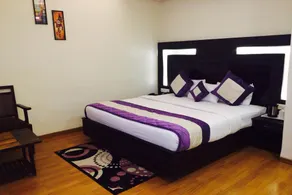 Hotel Samrat - Room