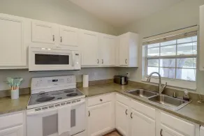 Sunny Ocala Home w/ Private Pool & Hot Tub! - Interiør