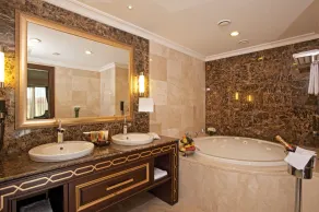 Crowne Plaza Istanbul Asia by IHG - Room
