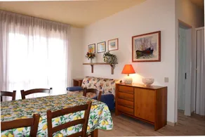Apartment for six with shared pool - Vardagsrum