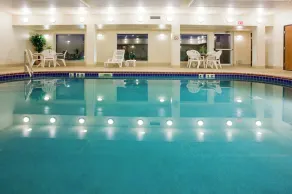 Holiday Inn Express & Suites Yankton by IHG - Pool