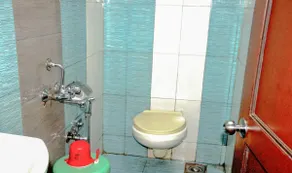 Hotel Sarovar Grand - Baño