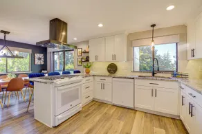 Mount Vernon Home w/ Private Hot Tub - Intérieur