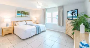 Cocoa Beach Club - Oceanfront Condos with Pool next to Pier and Port Canaveral - Room