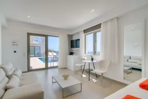 LIVINGHOME SUITES - Rum