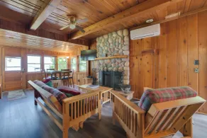 Waterfront Mullett Lake Cabin: Pets Welcome! - Innenbereich