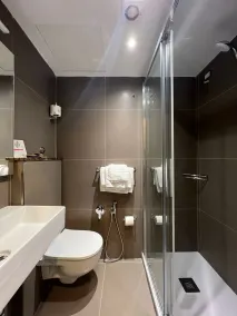 Hotel Garda - Bathroom