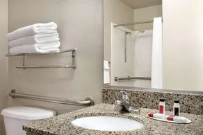 Travelodge by Wyndham Clinton Valley West Court - Badrum