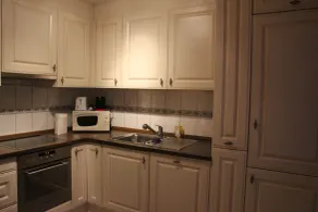 STUDIO 50m de gare de st-louis - Cuisine privée