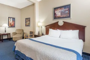 Wingate by Wyndham Erie - Chambre